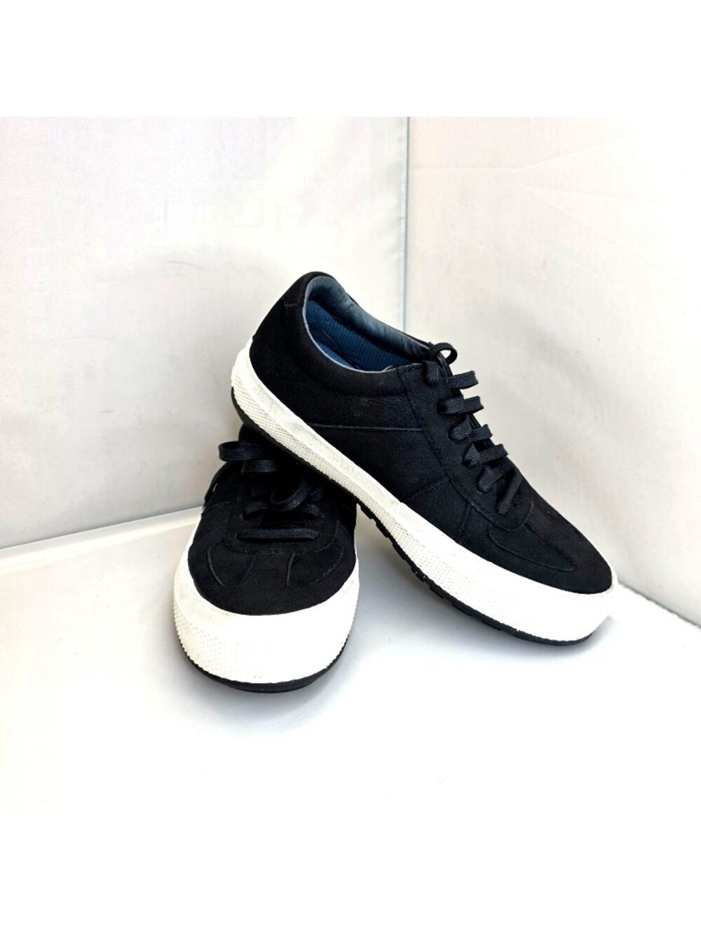L.L.Bean Womens Black Canvas Sneakers Size 6 Lace-Up Casual Shoes
